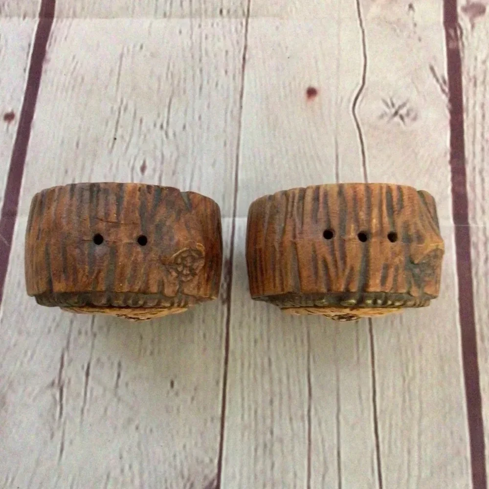 Vintage Howe Caverns New York Souvenir Salt and Pepper Shaker Pair - Japan